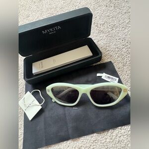 GIVENCHI | sunglasses